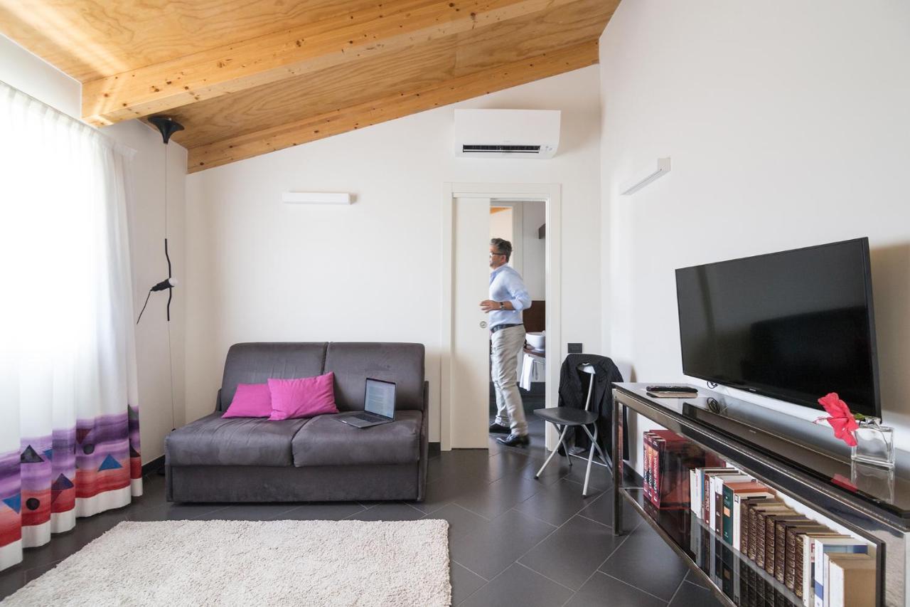 Foyer Rooms & Suites Affittacamere Cagliari Luaran gambar
